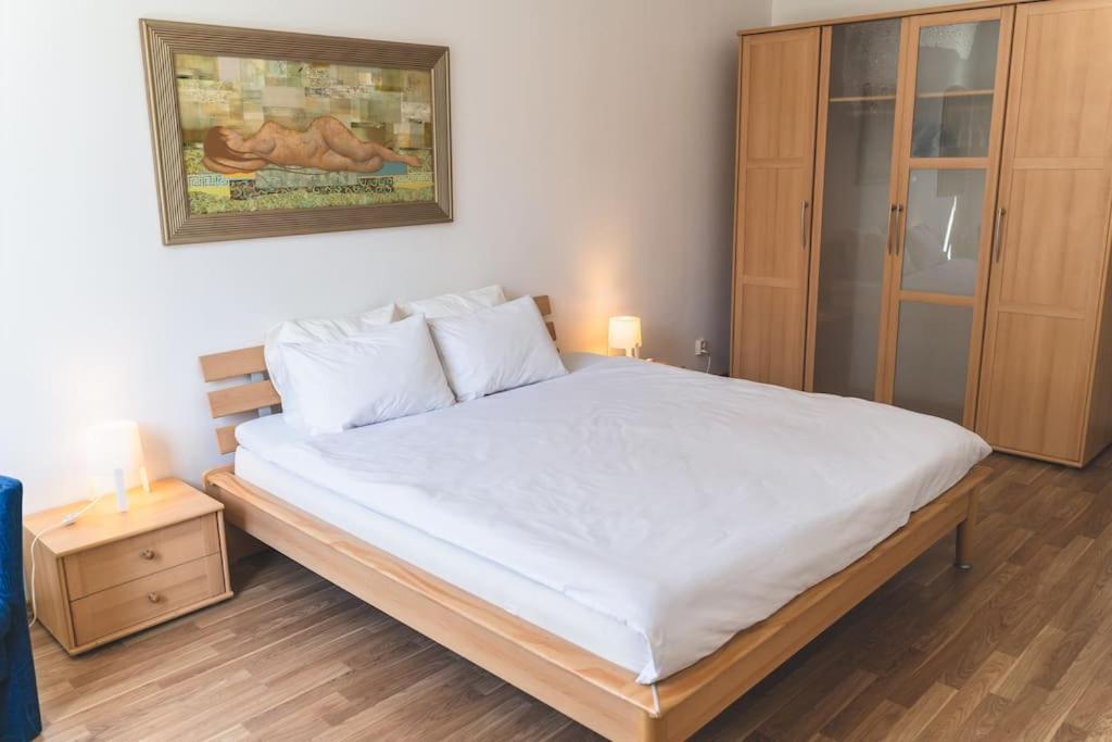 Old Town Apartment Next To Saint Peter'S Church Riga Buitenkant foto