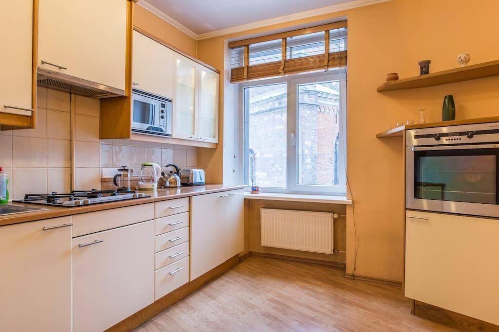 Old Town Apartment Next To Saint Peter'S Church Riga Buitenkant foto